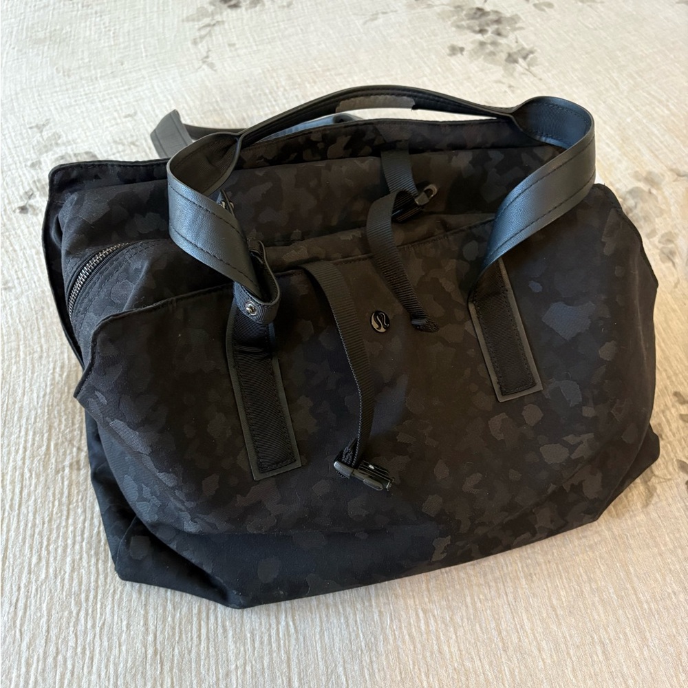 lululemon athletica Black Camouflage Tote